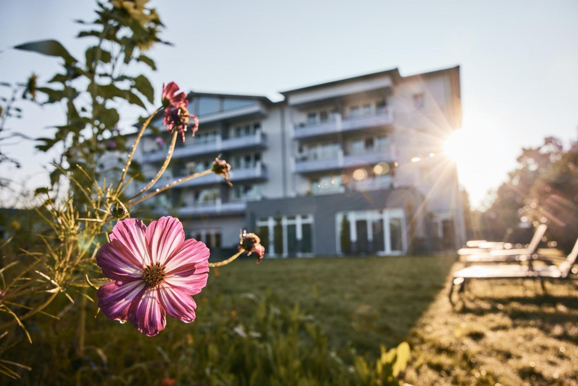 Holzapfel Hotel Bad Fussing Bagian luar foto