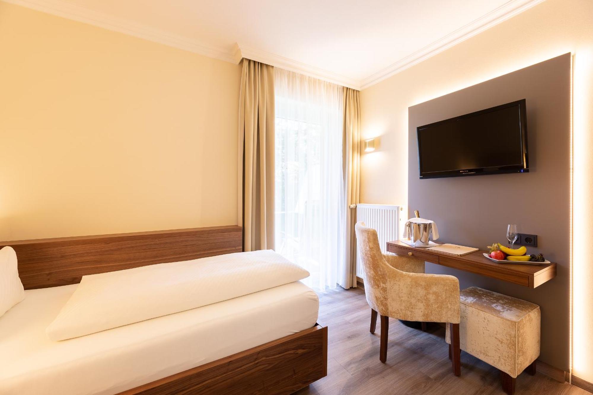 Holzapfel Hotel Bad Fussing Bagian luar foto