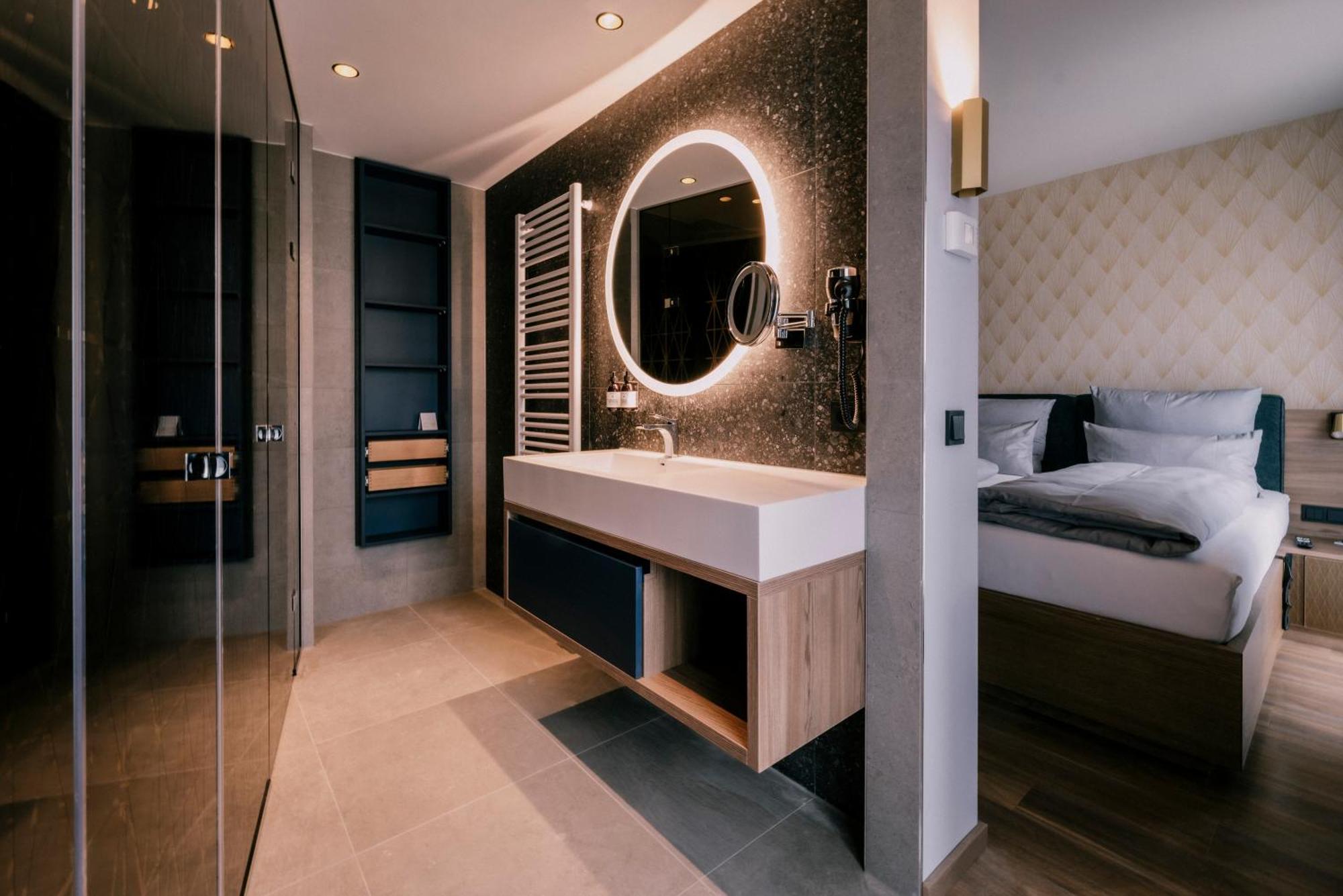 Holzapfel Hotel Bad Fussing Bagian luar foto